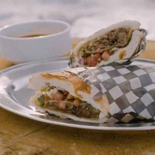 Birria baguette a la plancha